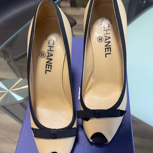 CHANEL Cream and Black Peep-Toe Heels - Picture 2 of 10